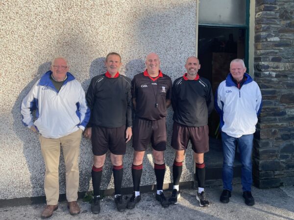 Referee Alan O'Connor (Ballygarvan) & his team of Officials